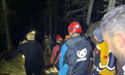 Kastamonu'da uçurumdan yuvarlanarak kayalıklarda sıkışan genç kurtarıldı
