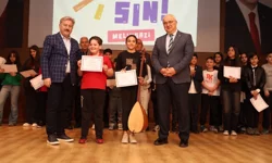 Kayseri Melikgazi'de minik müzisyenler ödüllerine kavuştu