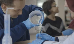 Kocaeli'de gençler ve özel bireylerden sakız kokulu kolonya