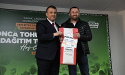 Ladik'te çiftçilere yonca tohumu ve gübre dağıtımı yapıldı