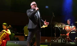 Luca Minnelli İzmir'de büyüledi