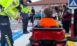 Niksar'da öğrencilere uygulamalı trafik eğitimi verildi