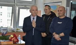 Ordu'da 46 yıllık sınıf öğretmeni düzenlenen sürpriz programla öğrencilerine veda etti