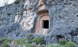 Ordu'daki Tikenlice Kaya Mezarları ziyaretçilerin ilgisini çekiyor