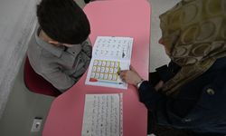 Otizmli Sevban azmiyle 1 yılda Kur'an-ı Kerim okumayı öğrendi