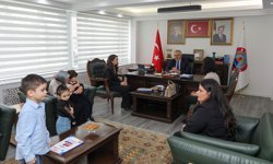 Özel eğitim öğrencilerinden Bafra Belediye Başkanı Kılıç'a ziyaret