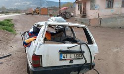 Sinop'ta devrilen otomobildeki 2 kişi yaralandı