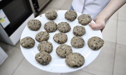 Sinop'ta geleceğin şefleri en lezzetli hamsi köftesini yapmak için yarıştı