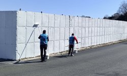 Sinop'ta yükümlüler şehir stadında boya, badana ve tadilat çalışmaları yaptı