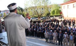 Taşova'da hacı adayları kutsal topraklara yolcu edildi