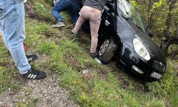 Tokat'ta şarampole devrilen otomobildeki 2 kişi yaralandı