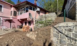 Trabzon'da heyelan nedeniyle bir evde hasar oluştu, bir ev tahliye edildi