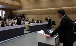 "DEMOKRASİ SADECE OY VERMEK DEĞİL"