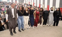 Üniversitede sıra gecesi coşkusu