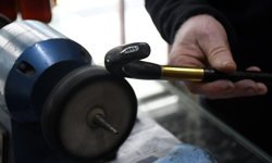 Unutulmaya yüz tutmuş bastonculuğu yaşatmak için 56 yaşında atölyeye girdi