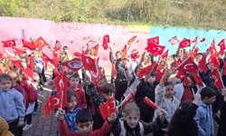 HAİN SALDIRILAR SONRASI OKULLARDA HÜZÜN VE KENETLENME