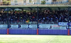 TRİBÜNLER SAATLER KALA DOLDU...