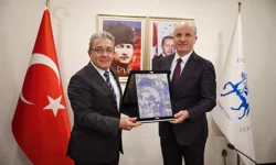 YÖK Başkanı Özvar İzmir'de rektörlerle buluştu