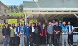 Alaçam Gençlik Merkezi gönüllüleri şehit ailelerinin 'Anneler Günü'nü kutladı