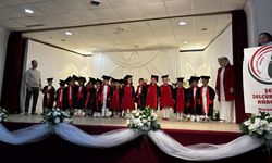 Alaçam'da anaokulu 'Anneler Günü ve Mezuniyet Töreni' programı düzenledi