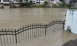 Amasya'da yaklaşık bir haftadır etkisini sürdüren sağanak Yeşilırmak'ın debisini yükseltti