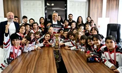 Antalya Muratpaşalı sporculardan Başkan Uysal'a ziyaret