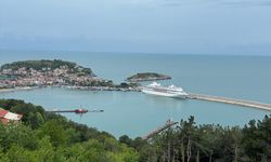'Astoria Grande' kruvaziyeri 1079 yolcusuyla Amasra'ya geldi