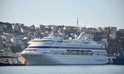 'Astoria Grande' kruvaziyeri 808 yolcusuyla Samsun'a geldi