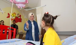 Bilecik'te Vali eşinden minik yüreklere moral ziyareti