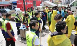 Cemre Vakfı gönüllüleri selin meydana geldiği Havza'da temizlik çalışmalarına katıldı