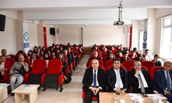 Çorum'da 'Oku-Yorum, Yazı-Yorum' paneli düzenlendi