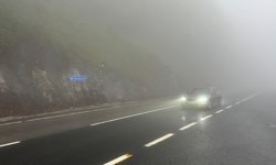 D-100 kara yolunun Bolu Dağı geçişinde sis etkili oldu