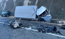 Giresun'da kamyonet ile otomobilin çarpıştığı kazada 6 kişi yaralandı
