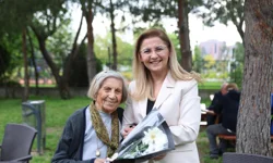 İstanbul Bakırköy'de Anneler Günü'nde üç kuşak bir araya geldi