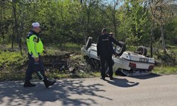 Karabük'te devrilen otomobilin sürücüsü yaralandı