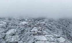 Kastamonu'da baharda yağan kar Ilgaz Dağı'nı beyaza bürüdü