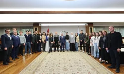 Kayseri'deki Türk Dünyası gençlerinden Başkan Büyükkılıç'a ziyaret