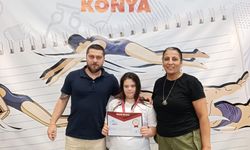 Lösemiyi yenen down sendromlu yüzücü Masal, 'Okul Sporları' müsabakalarında birinci oldu