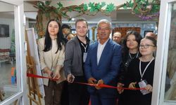 Merzifon'da lise öğrencilerinin hazırladığı resim sergisi açıldı