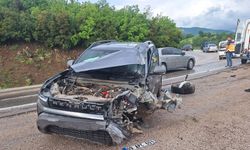 Niksar'da iki otomobilin çarpıştığı kazada 3 kişi yaralandı