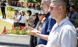 Samsun ve çevre illerde vatandaşlar bayram arifesinde mezarlıkları ziyaret etti