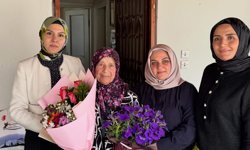 Samsun'da 15 Temmuz şehidinin annesine Anneler Günü ziyareti