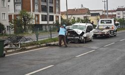 Samsun'da refüje çıkan hafif ticari araçtaki 3 kişi yaralandı