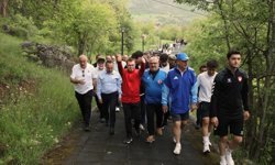 TOGÜ Rektörü Yılmaz, 'Spor Dostu Kampüs' doğa yürüyüşüne katıldı