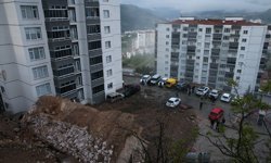 Tokat'ta bir sitenin istinat duvarı çöktü