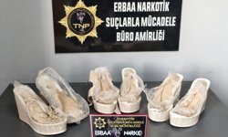 Tokat'ta kadın ayakkabılarının tabanına gizlenmiş 1 kilo 675 gram uyuşturucu ele geçirildi