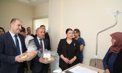 Tokat'taki hastanede 213 yıllık vakıf geleneği olarak hastalara meyve ikramı yapıldı