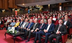 Trabzon'da Prof. Dr. Oktay Sinanoğlu anısına gerçekleştirilen münazaranın finali yapıldı