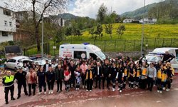 Trabzon'da üniversite öğrencileri afet eğitimi tatbikatı yaptı