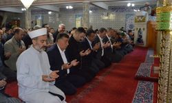 Vali Tavlı ve Büyükşehir Belediye Başkanı Doğan, selden etkilenen Havza'da vatandaşlarla bayramlaştı
